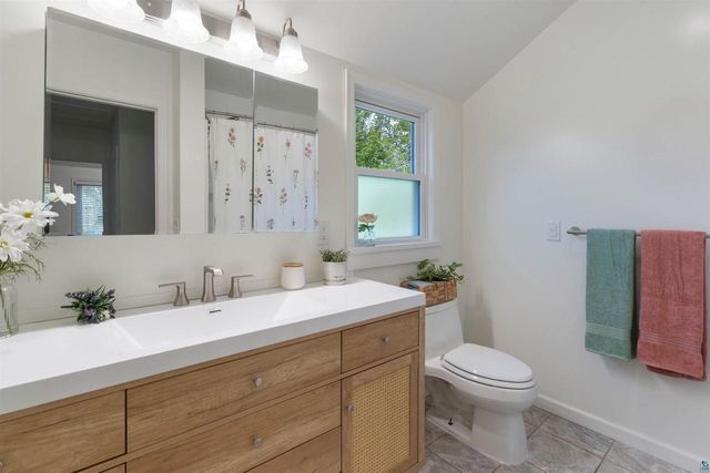 808 E 7th St, Superior, WI 54880