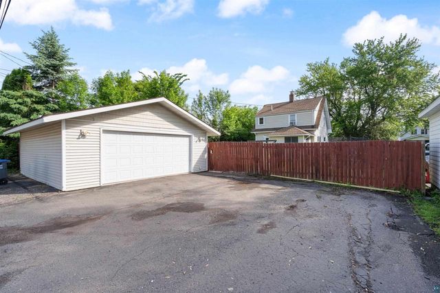 808 E 7th St, Superior, WI 54880