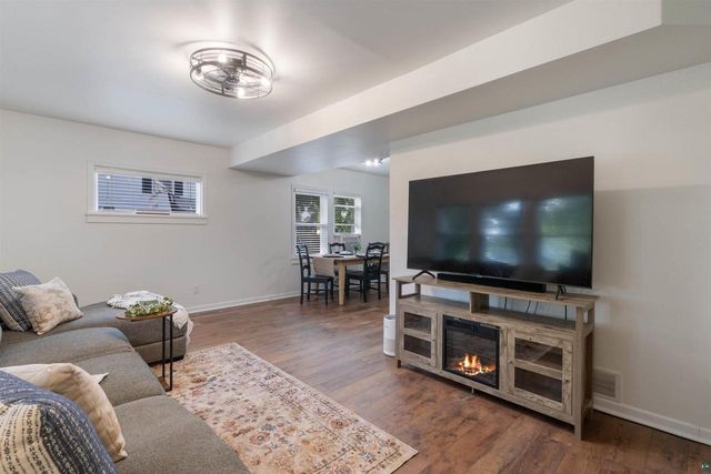 808 E 7th St, Superior, WI 54880