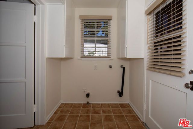 5260 Parkglen Avenue, Los Angeles, CA 90043