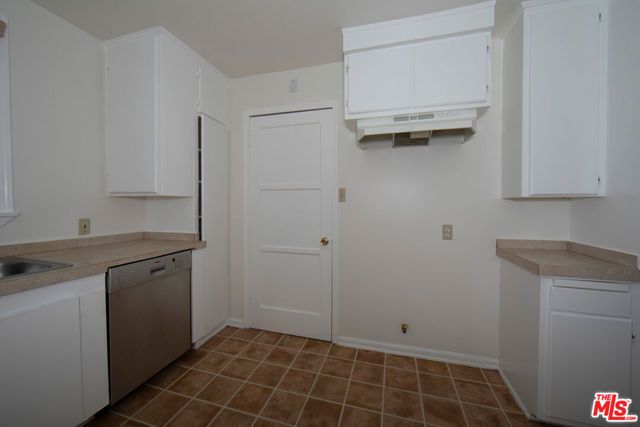 5260 Parkglen Avenue, Los Angeles, CA 90043