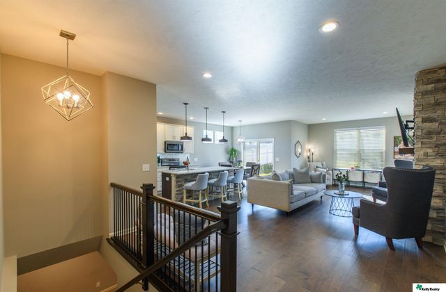 7912 S 185 Street, Omaha, NE 68136