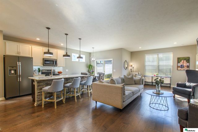 7912 S 185 Street, Omaha, NE 68136