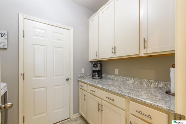 7912 S 185 Street, Omaha, NE 68136