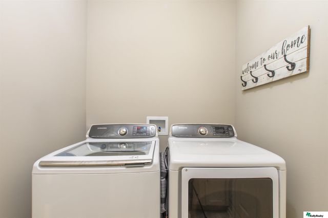 7912 S 185 Street, Omaha, NE 68136