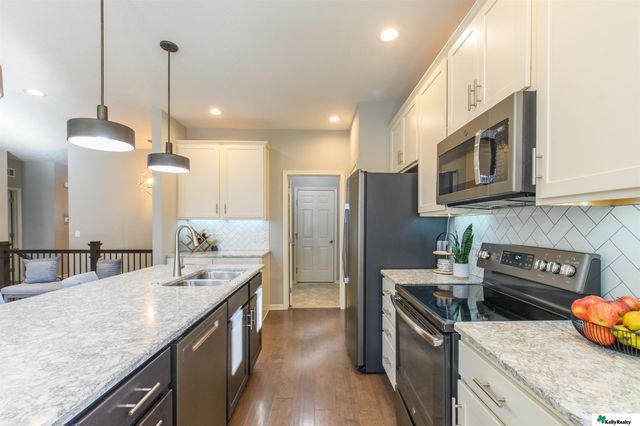 7912 S 185 Street, Omaha, NE 68136