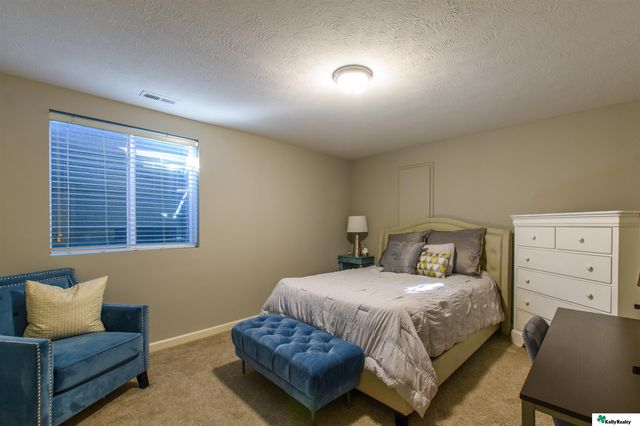 7912 S 185 Street, Omaha, NE 68136