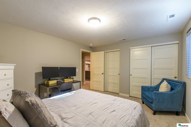 7912 S 185 Street, Omaha, NE 68136