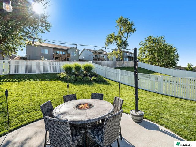 7912 S 185 Street, Omaha, NE 68136