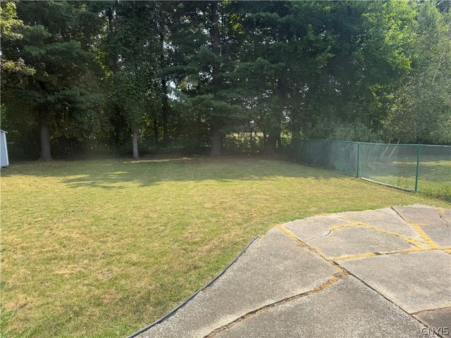 117 Fay Park Drive, Clay, NY 13212