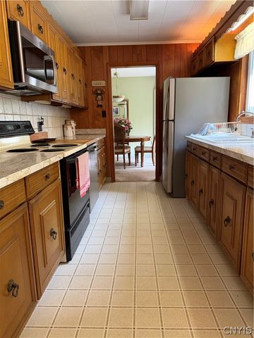 117 Fay Park Drive, Clay, NY 13212
