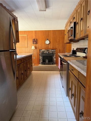 117 Fay Park Drive, Clay, NY 13212