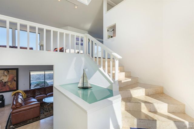 300 Sanderling Ct, Bodega Bay, CA 94923
