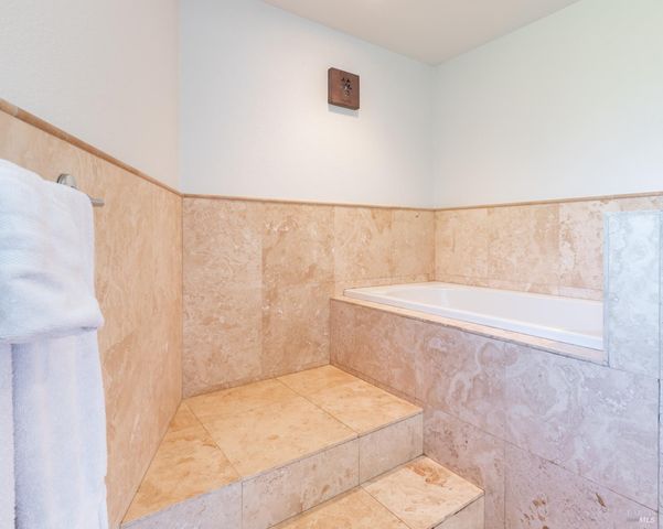 300 Sanderling Ct, Bodega Bay, CA 94923