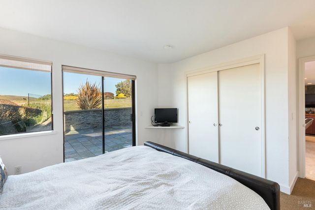 300 Sanderling Ct, Bodega Bay, CA 94923