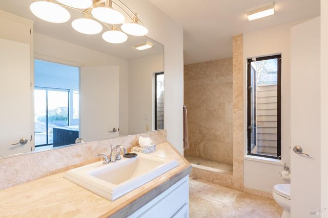 300 Sanderling Ct, Bodega Bay, CA 94923