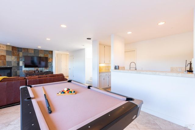 300 Sanderling Ct, Bodega Bay, CA 94923