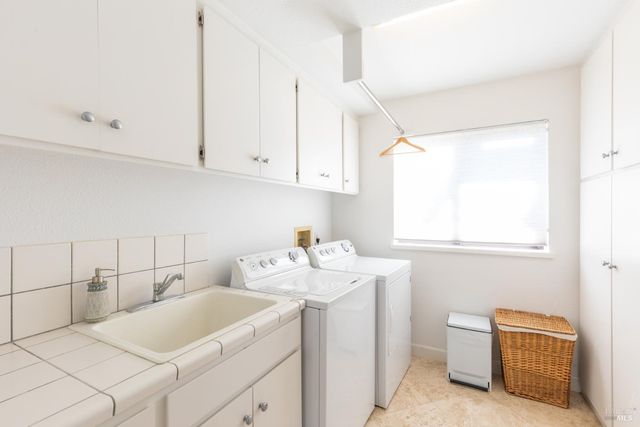 300 Sanderling Ct, Bodega Bay, CA 94923