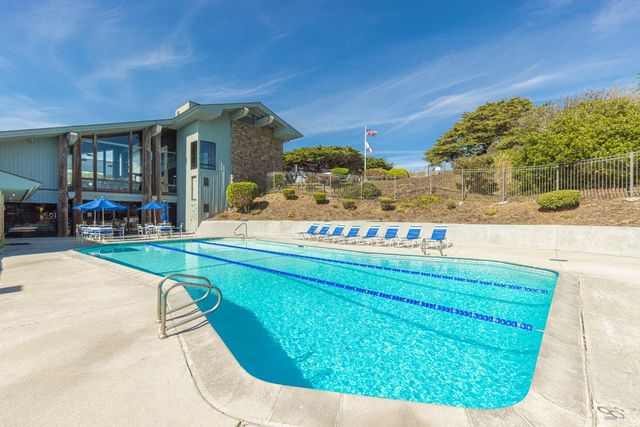 300 Sanderling Ct, Bodega Bay, CA 94923
