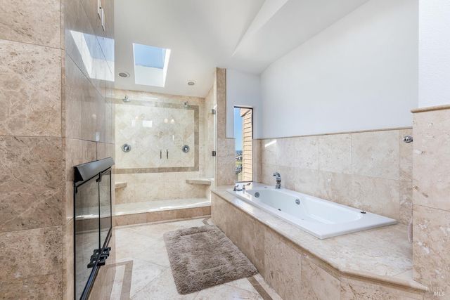 300 Sanderling Ct, Bodega Bay, CA 94923