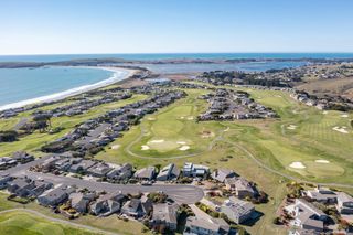 300 Sanderling Ct, Bodega Bay, CA 94923