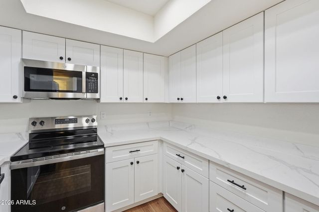 1924 E DUKE Drive, Tempe, AZ 85283