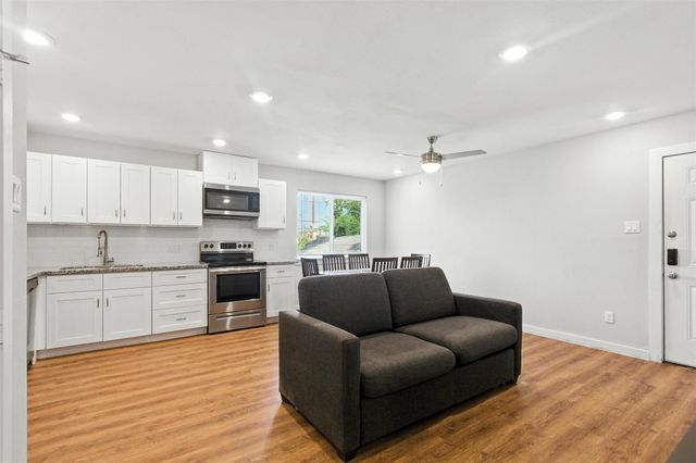 4112 Majestic Street AB, Houston, TX 77026
