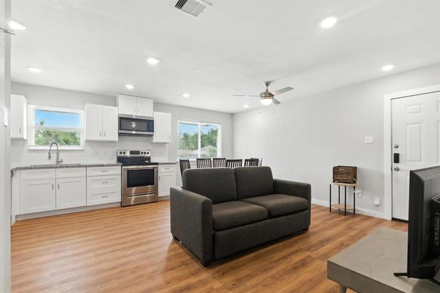 4112 Majestic Street AB, Houston, TX 77026