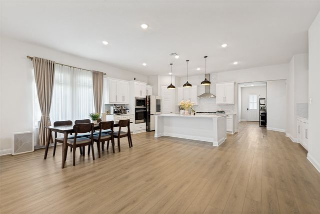 7104 Manhattan Drive, Rowlett, TX 75088