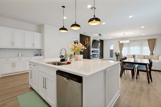7104 Manhattan Drive, Rowlett, TX 75088
