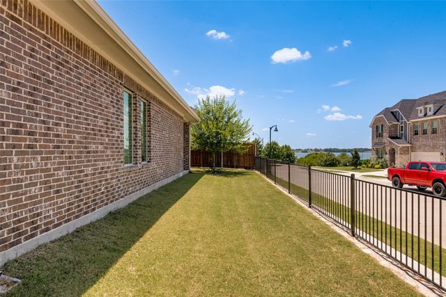 7104 Manhattan Drive, Rowlett, TX 75088