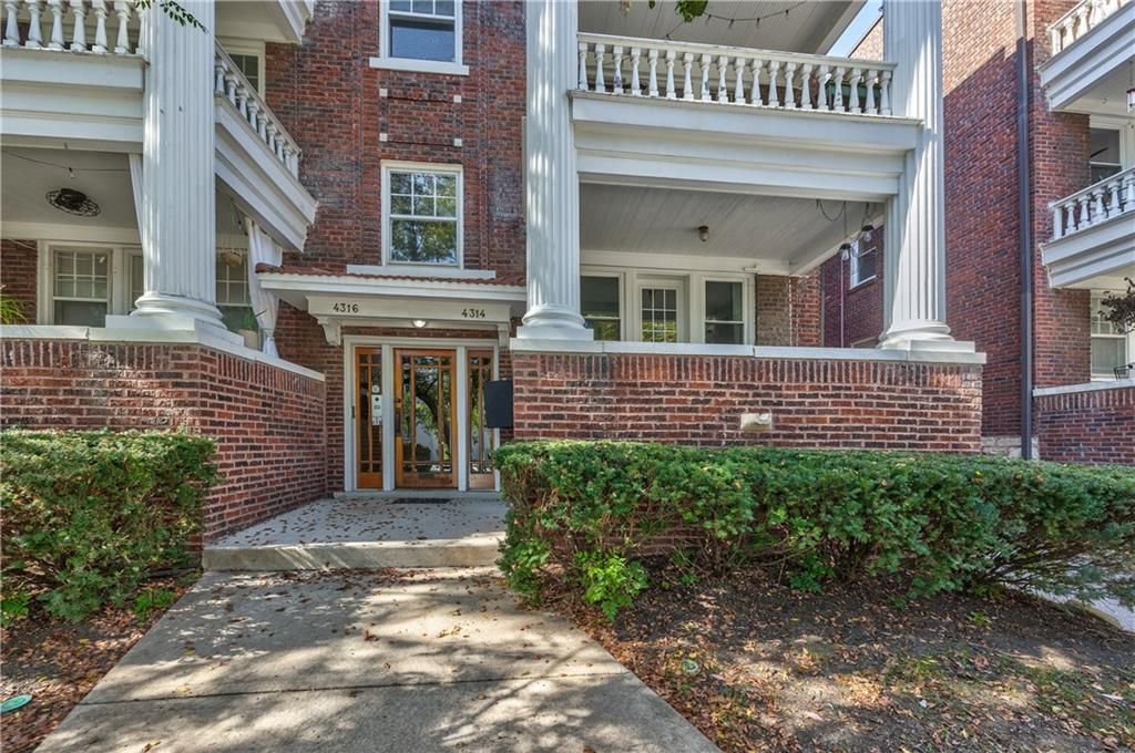 4314 Oak Street 1N, Kansas City, MO 64111