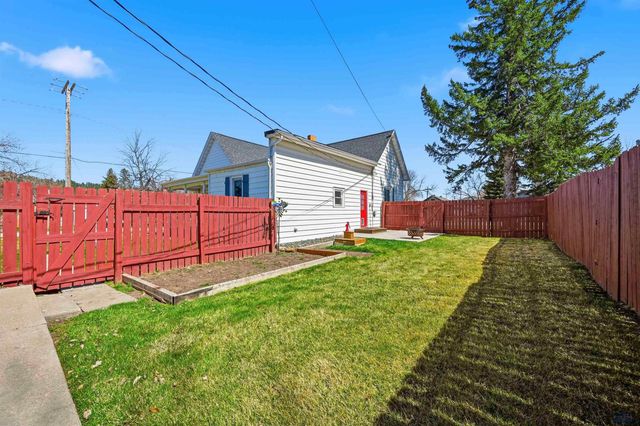 1307 DAVENPORT ST, Sturgis, SD 57785