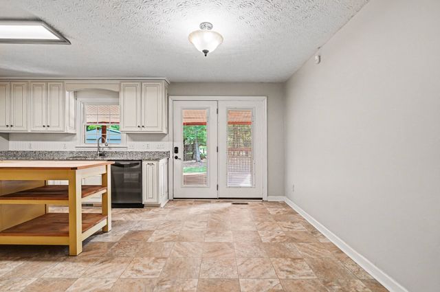 3005 Highway 52, W, Lafayette, TN 37083