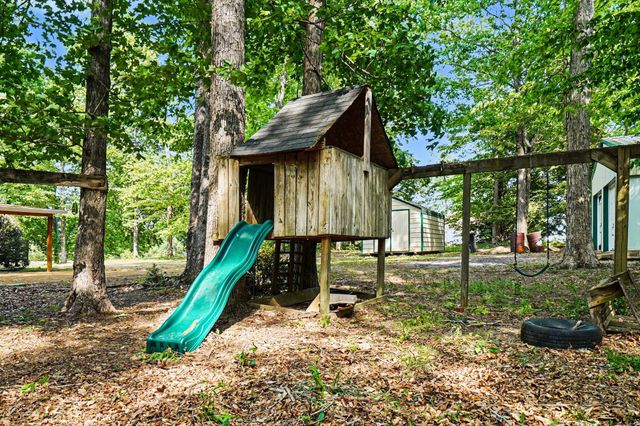 3005 Highway 52, W, Lafayette, TN 37083