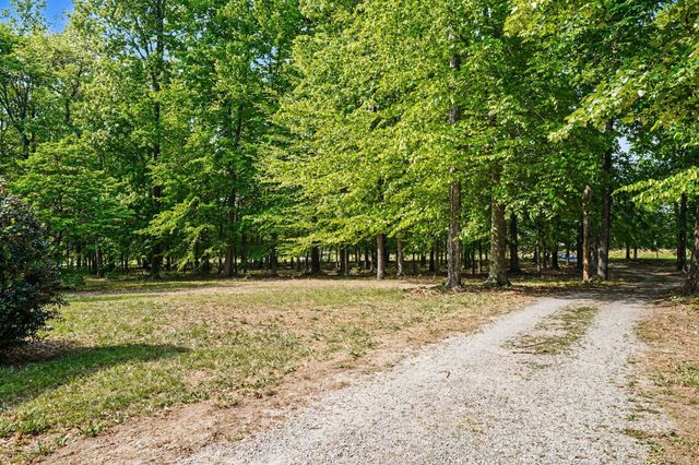 3005 Highway 52, W, Lafayette, TN 37083
