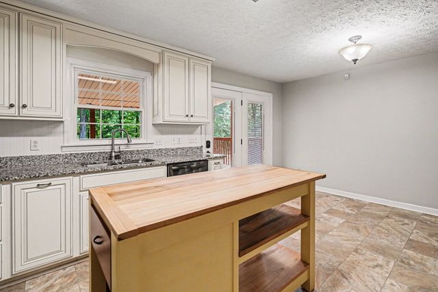 3005 Highway 52, W, Lafayette, TN 37083