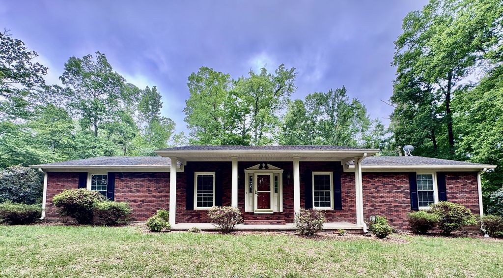 3005 Highway 52, W, Lafayette, TN 37083