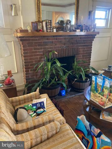 2005 FRANKLIN ST NE, Washington, DC 20018