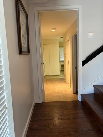 1122 Lakeside Drive, Huntsville, TX 77320