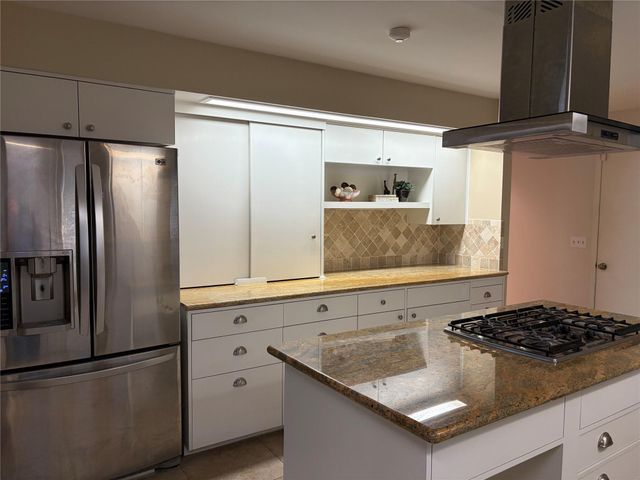 1122 Lakeside Drive, Huntsville, TX 77320