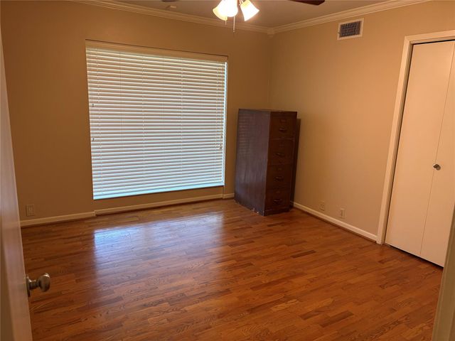 1122 Lakeside Drive, Huntsville, TX 77320