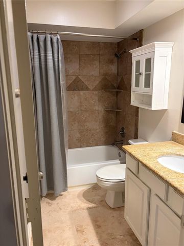 1122 Lakeside Drive, Huntsville, TX 77320