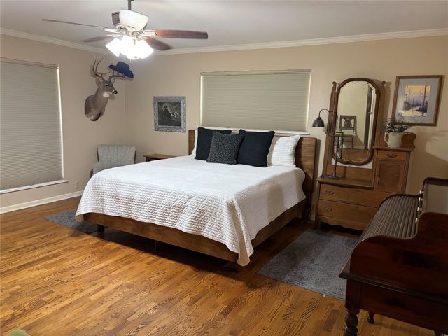 1122 Lakeside Drive, Huntsville, TX 77320