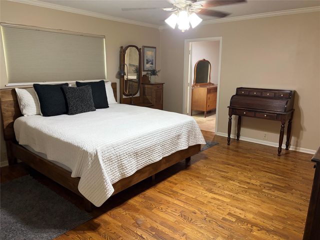 1122 Lakeside Drive, Huntsville, TX 77320