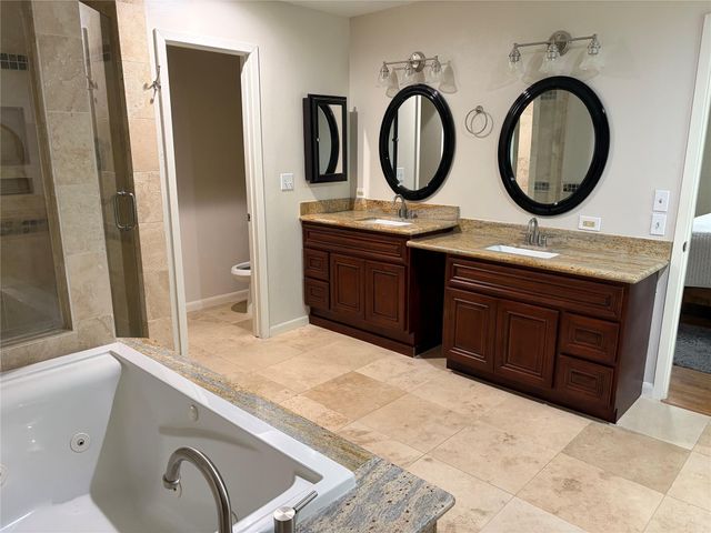 1122 Lakeside Drive, Huntsville, TX 77320