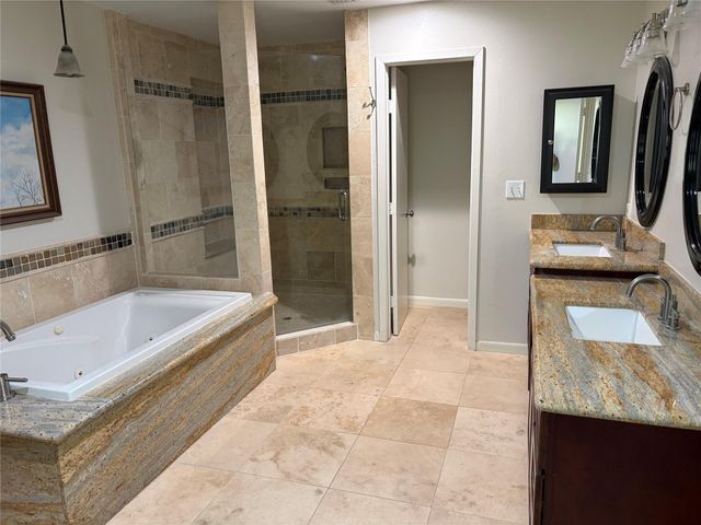 1122 Lakeside Drive, Huntsville, TX 77320