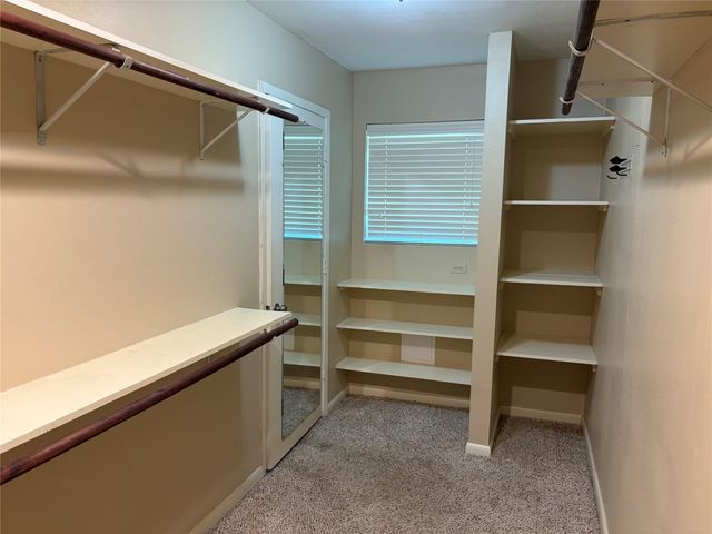 1122 Lakeside Drive, Huntsville, TX 77320