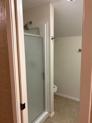 1122 Lakeside Drive, Huntsville, TX 77320