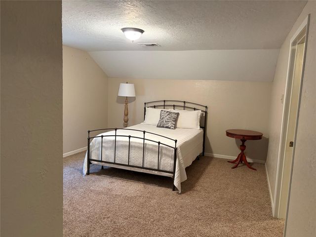 1122 Lakeside Drive, Huntsville, TX 77320